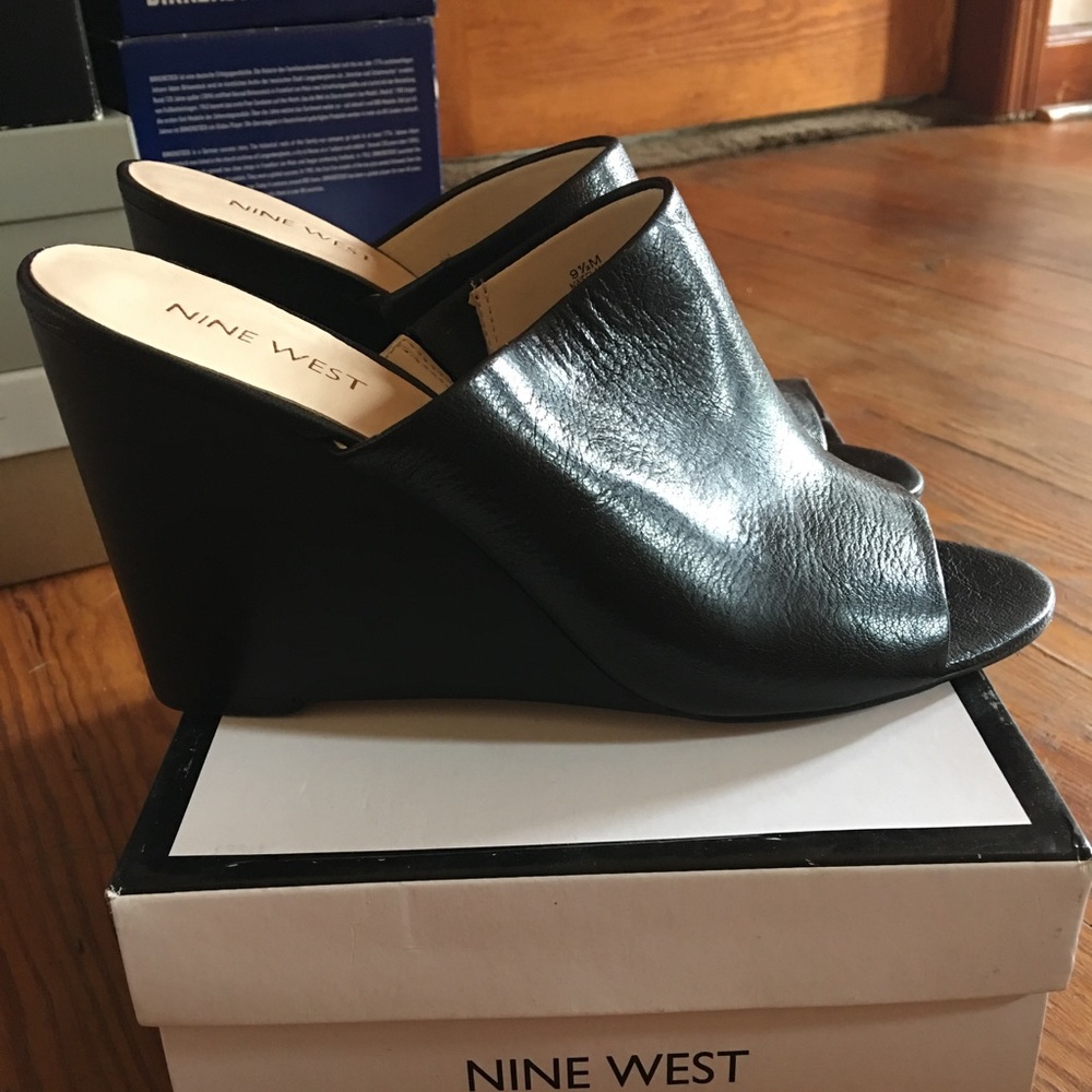 COPY - Nine West black leather wedges
